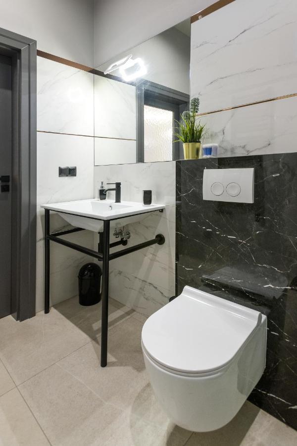 Luxury At The Main Square Tomasza Street Apartment Krakau